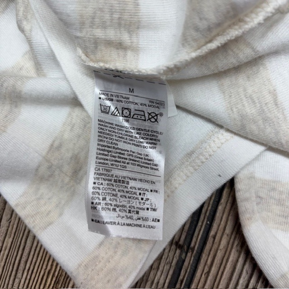 GAP Women's Long Sleeve Striped V Neck T Shirt Top Size M Beige White Basic - Picture 5 of 5